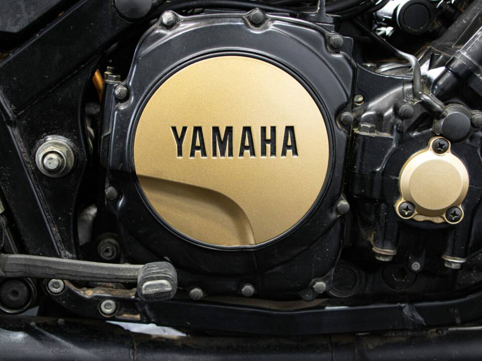 Image 41/50 of Yamaha FZ 750 (1986)
