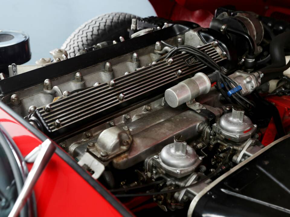 Bild 27/44 von Jaguar E-Type (2+2) (1969)