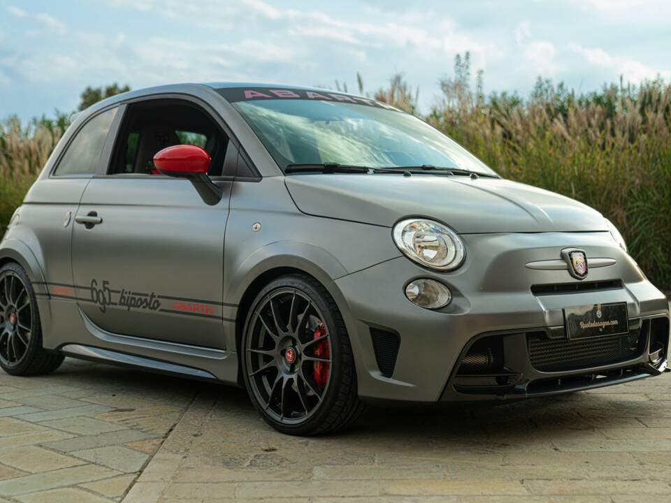 Immagine 9/50 di Abarth 695 Biposto (2016)