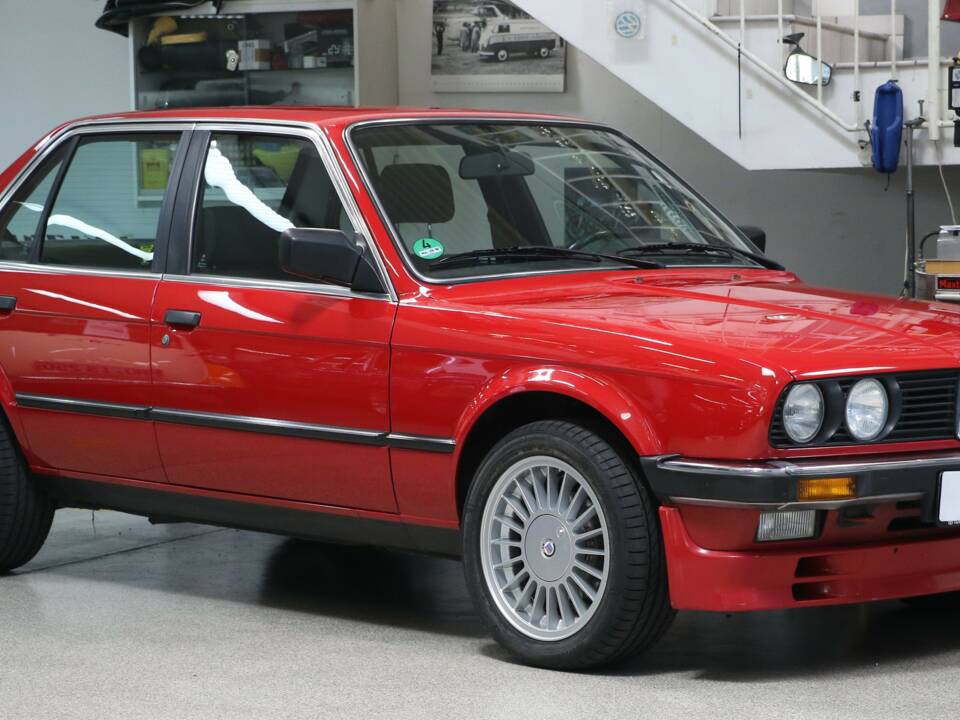 Afbeelding 21/26 van BMW 325e (1987)