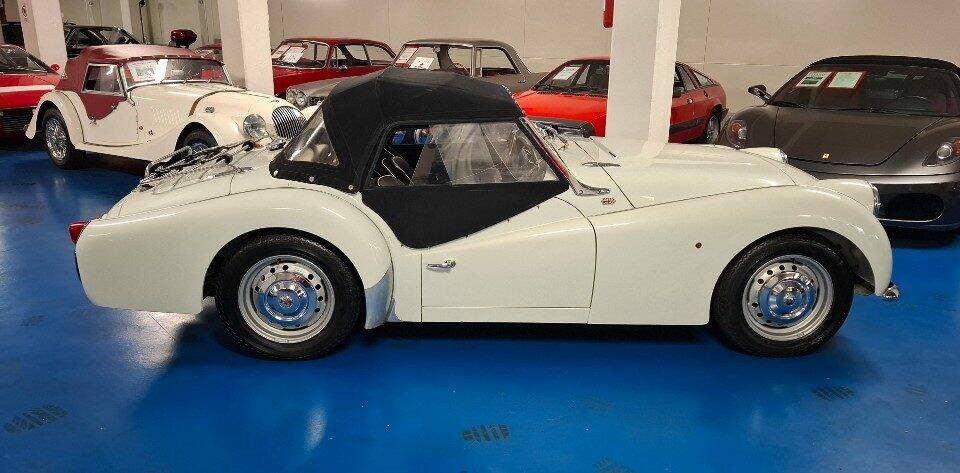 Image 21/41 of Triumph TR 3A (1960)