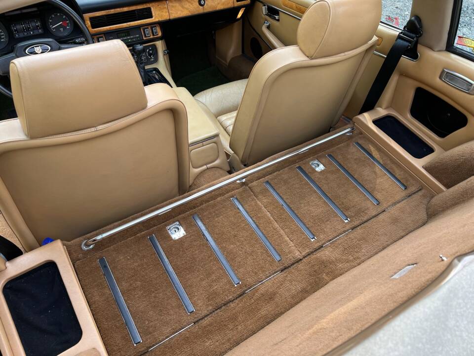 Imagen 10/23 de Jaguar XJ-SC 3.6 (1986)