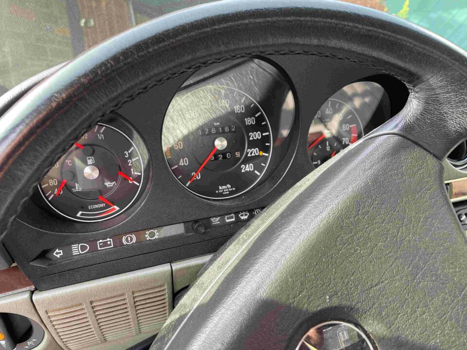 Immagine 20/56 di Mercedes-Benz 500 SL (1985)