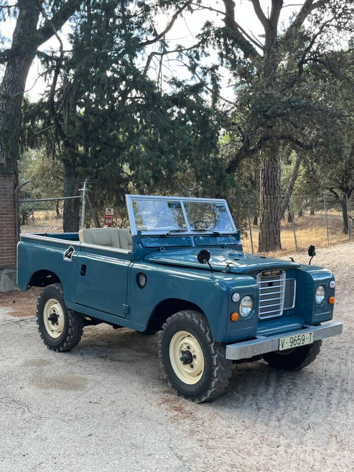 Bild 4/51 von Land Rover 88 (1976)