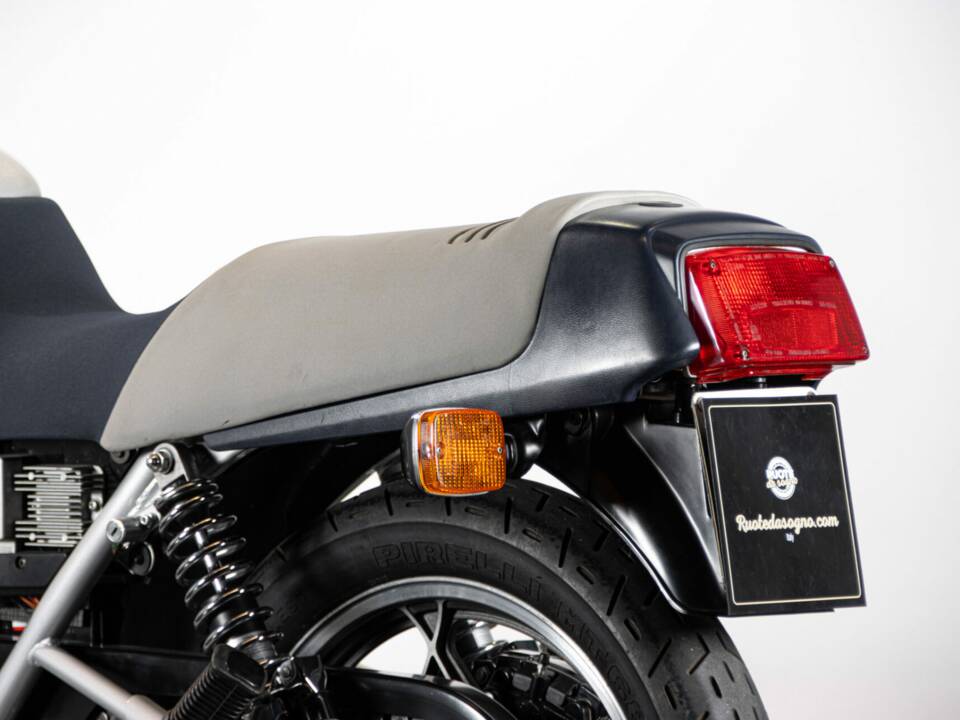 Image 10/50 de Suzuki GSX 750S Katana (1982)