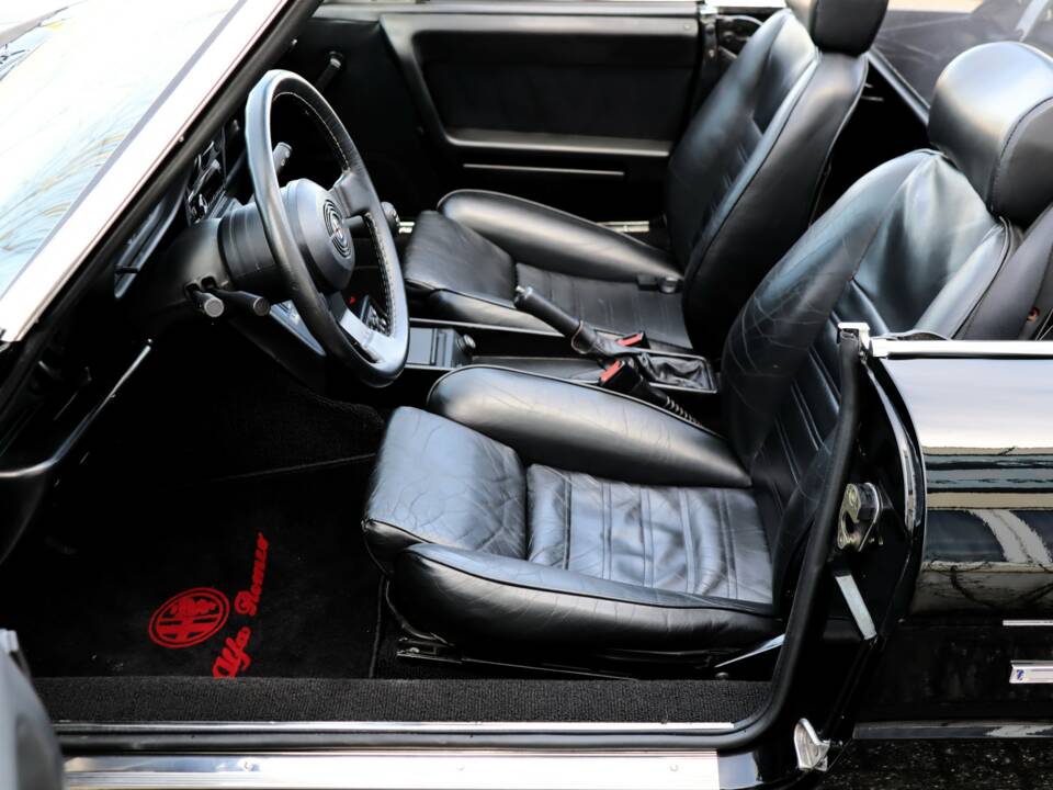 Afbeelding 25/50 van Alfa Romeo 2.0 Spider (1991)