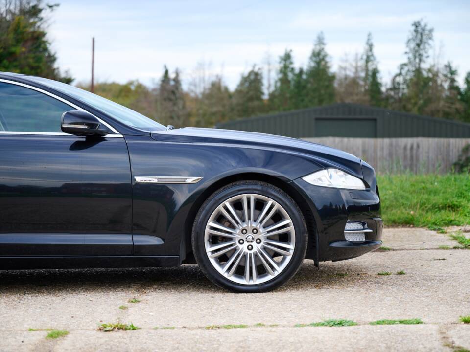 Bild 7/50 von Jaguar XJ 5.0 (2011)
