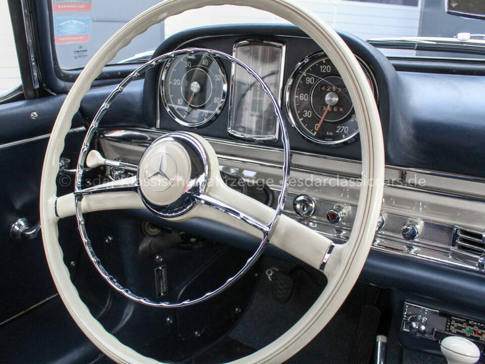Image 31/38 de Mercedes-Benz 300 SL Roadster (1961)