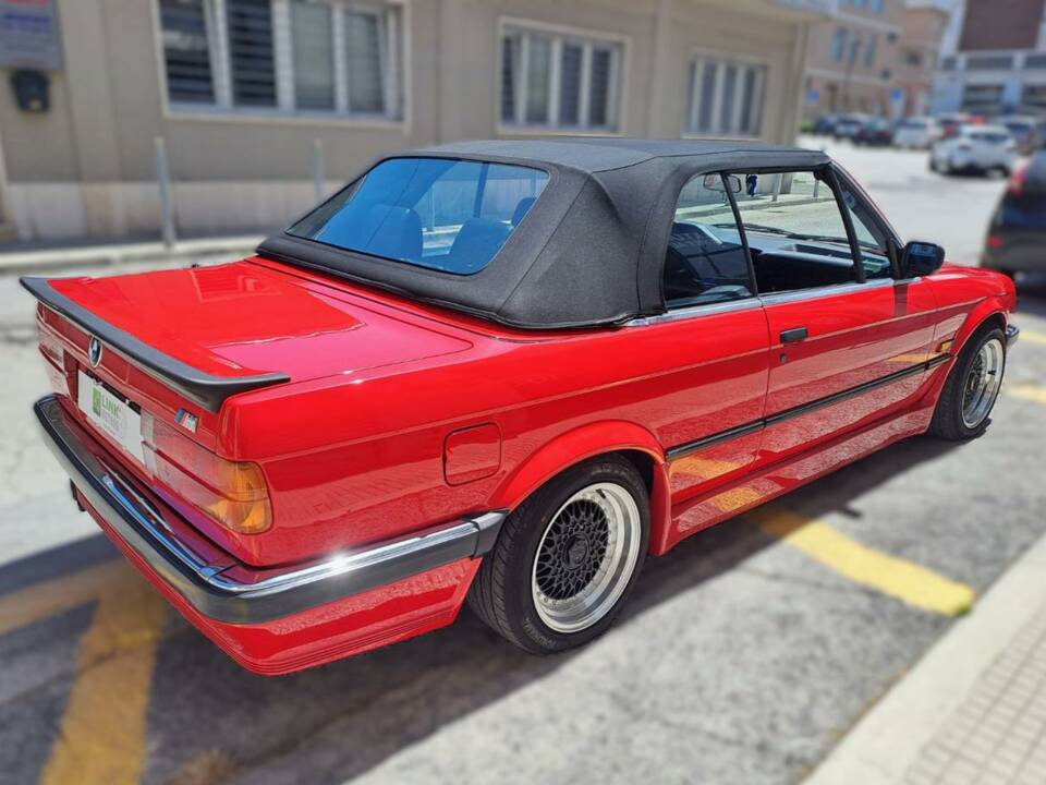 Immagine 13/50 di BMW 320i (1989)
