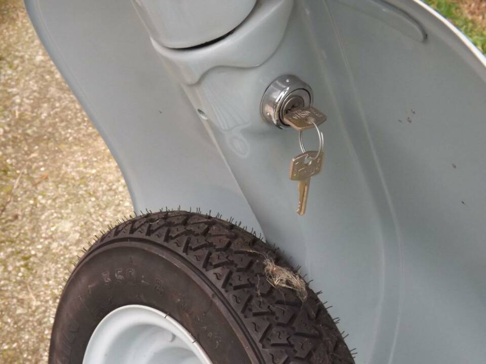 Immagine 29/50 di Piaggio Vespa 125 (1961)