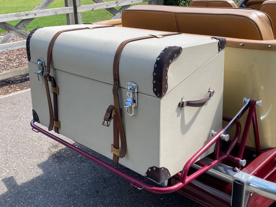 Image 14/15 of Excalibur Phaeton Series III (1978)