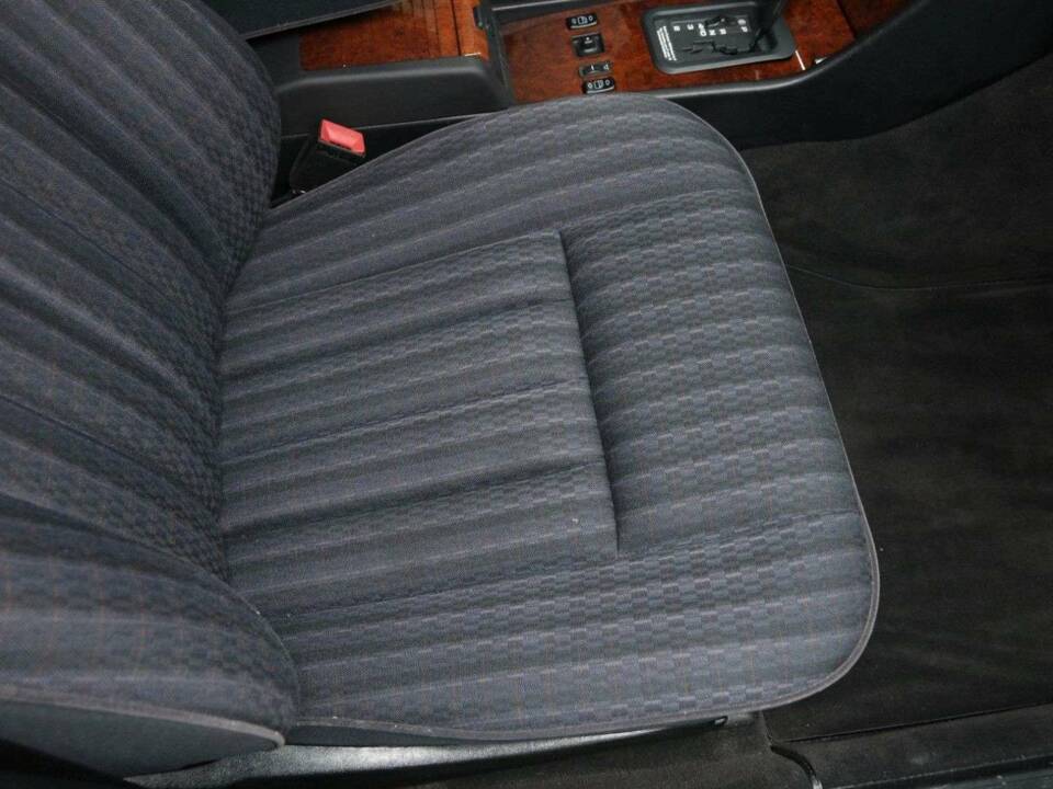 Bild 31/50 von Mercedes-Benz 300 E-24 (1992)