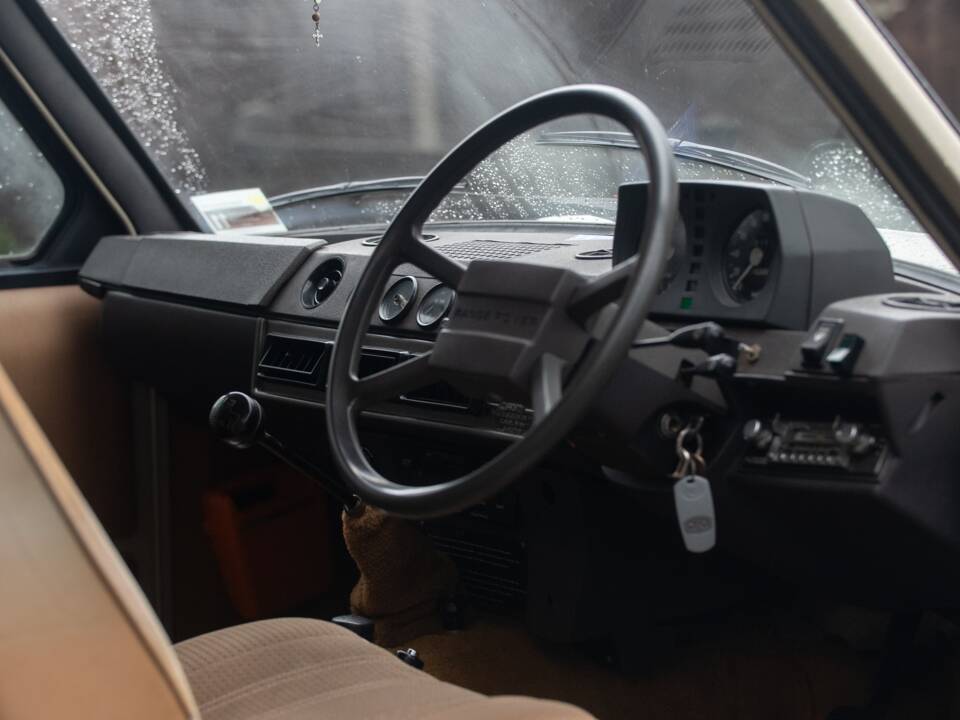 Image 38/50 of Land Rover Range Rover Classic (1982)