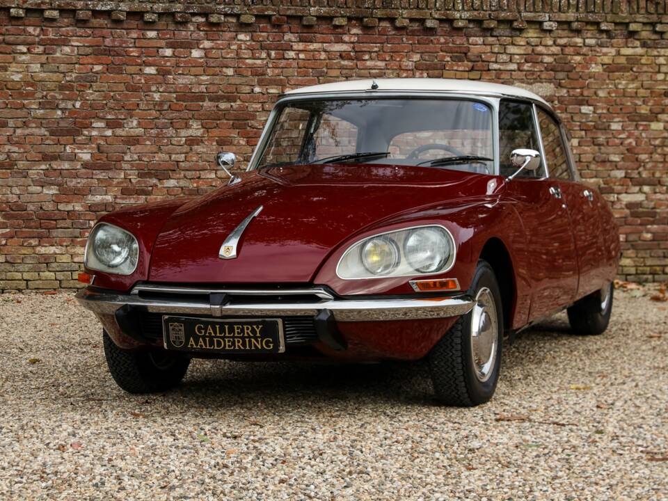 Image 13/50 de Citroën DS 21 (1971)