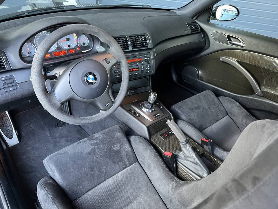 Imagen 7/25 de BMW M3 CSL (2004)