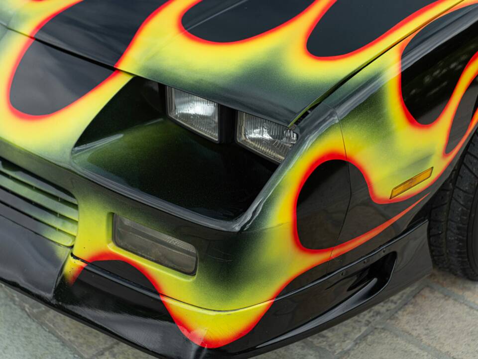 Bild 11/50 von Chevrolet Camaro Z28 (1992)