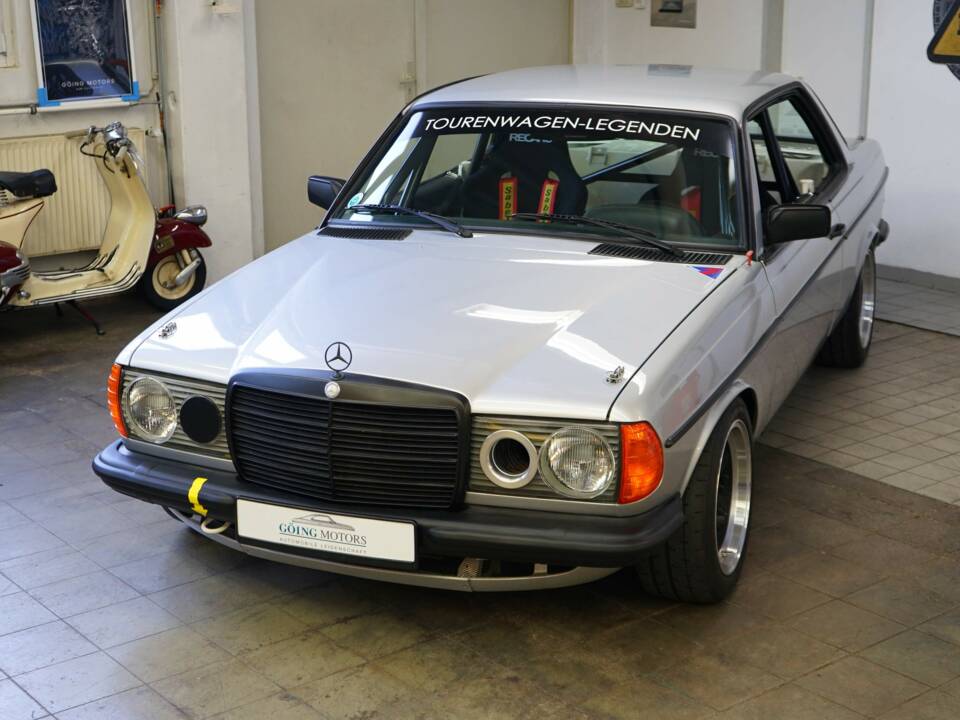 Immagine 9/40 di Mercedes-Benz 280 CE (1980)