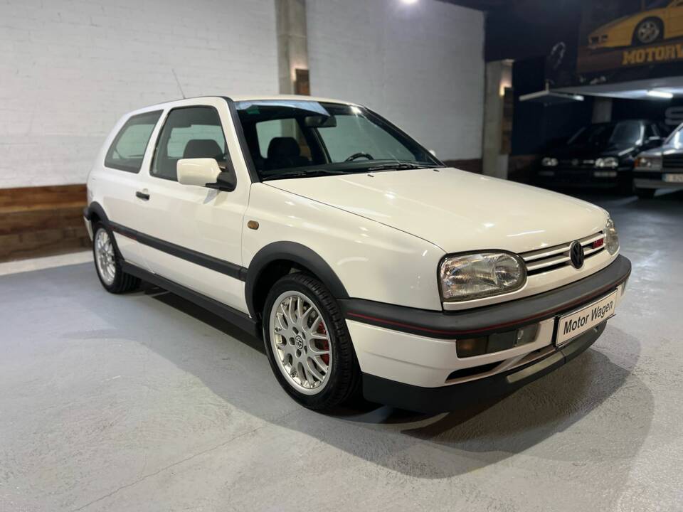 Image 21/50 de Volkswagen Golf III 2.0 16V GTI (1997)