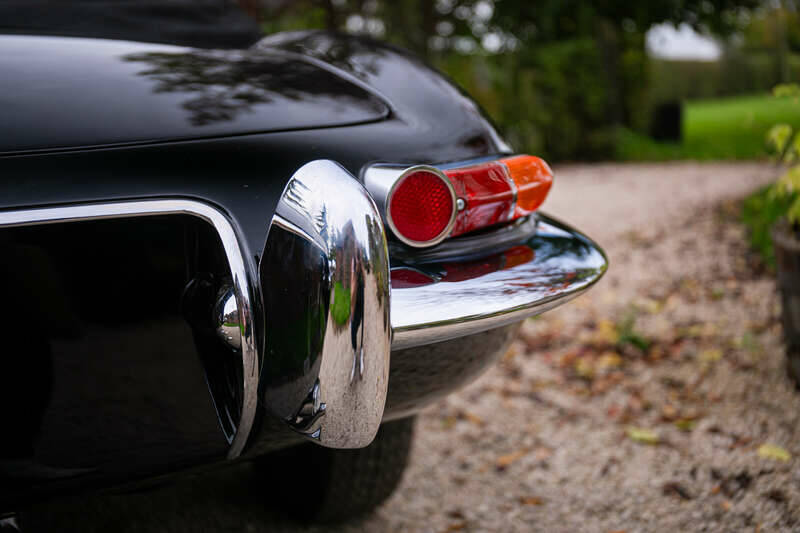 Image 49/50 de Jaguar E-Type (1967)