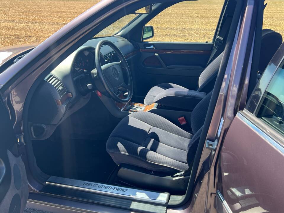 Immagine 7/32 di Mercedes-Benz 400 SE (1993)
