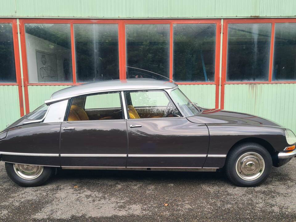 Image 2/13 de Citroën DS 21 Pallas (1969)