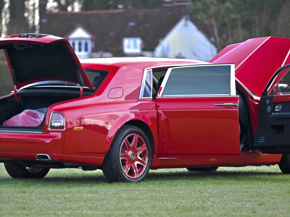 Image 23/50 of Rolls-Royce Phantom VII (2016)