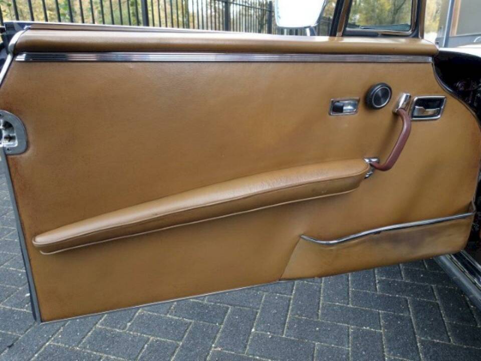 Bild 25/36 von Mercedes-Benz 280 SE 3,5 (1970)