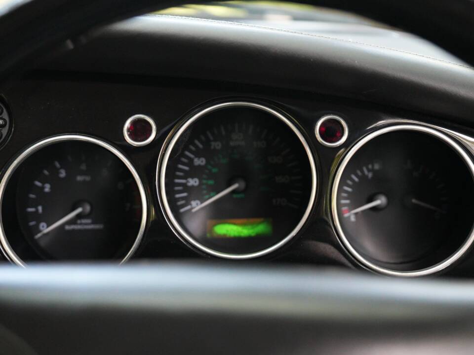 Image 47/50 of Jaguar XKR (1998)