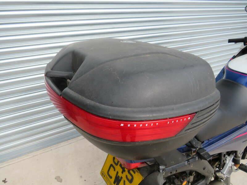 Image 31/34 of Yamaha FJ 1200 (1992)