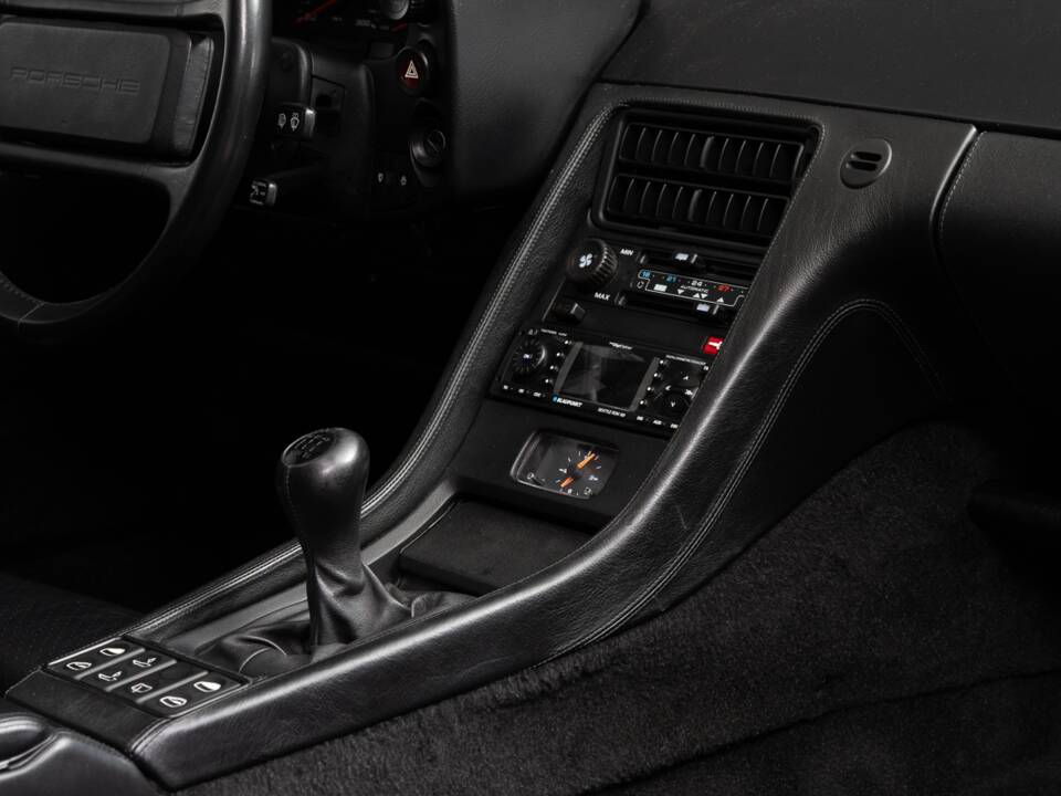 Image 21/43 of Porsche 928 GT (1991)