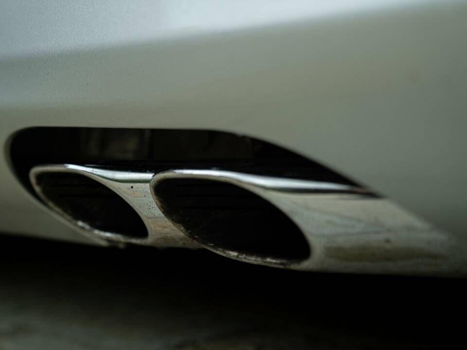 Image 44/50 of Mercedes-Benz SLR McLaren (2005)