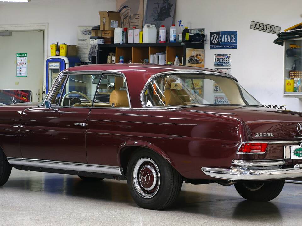 Bild 5/39 von Mercedes-Benz 220 SE b (1964)