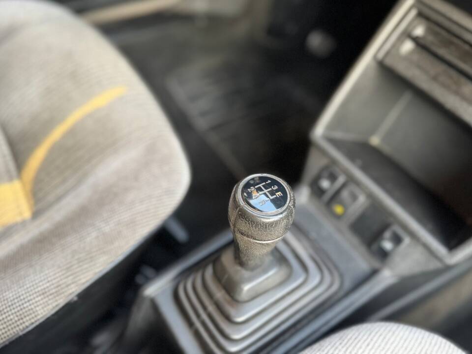 Image 36/57 of Volkswagen Passat 2.0 (1987)