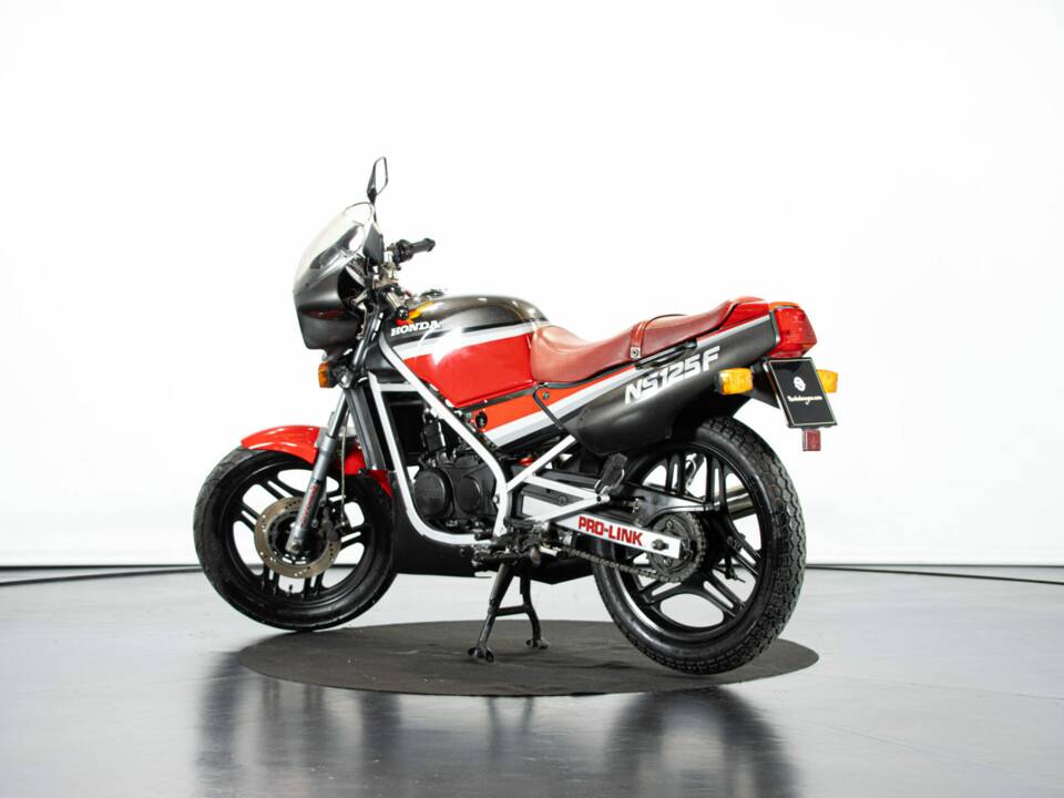 Image 2/50 of Honda NS 125F (1985)