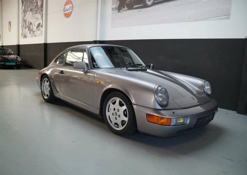 Image 23/50 of Porsche 911 Carrera 4 (1989)