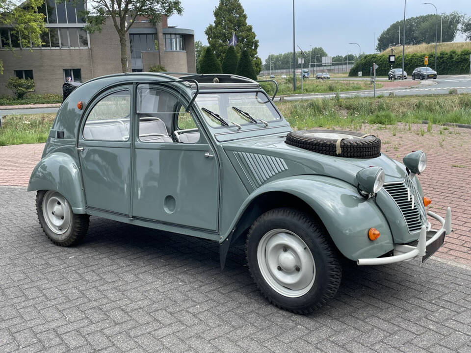 Imagen 1/9 de Citroën 2 CV Sahara 4x4 (1963)