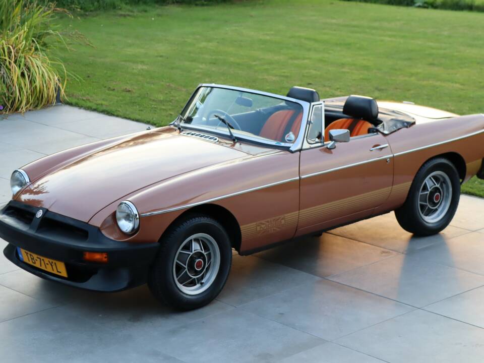Image 40/50 of MG MGB Limited Edition (1981)