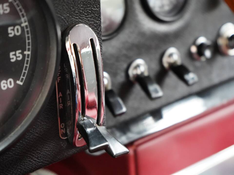 Afbeelding 40/44 van Jaguar E-Type 3.8 (1963)