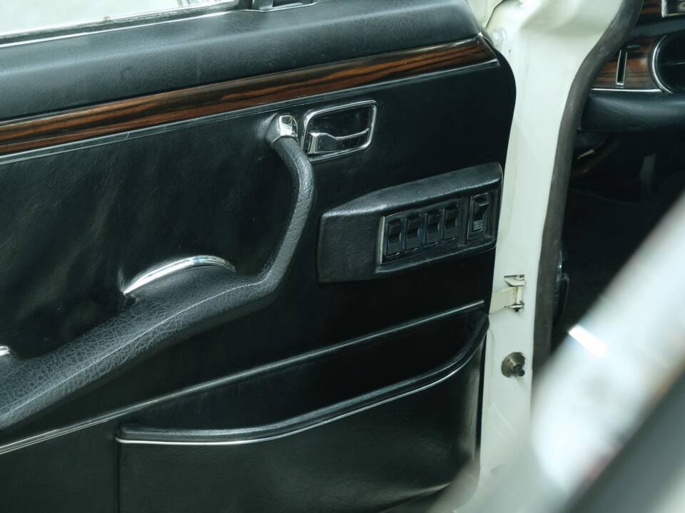 Afbeelding 29/70 van Mercedes-Benz 300 SEL (1968)
