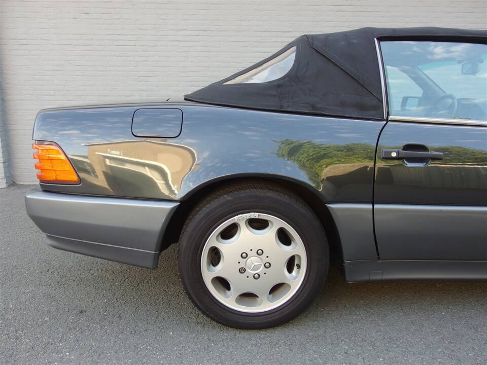 Image 27/96 of Mercedes-Benz 300 SL (1992)