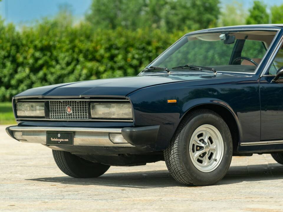 Image 12/49 de FIAT 130 Coupé (1973)