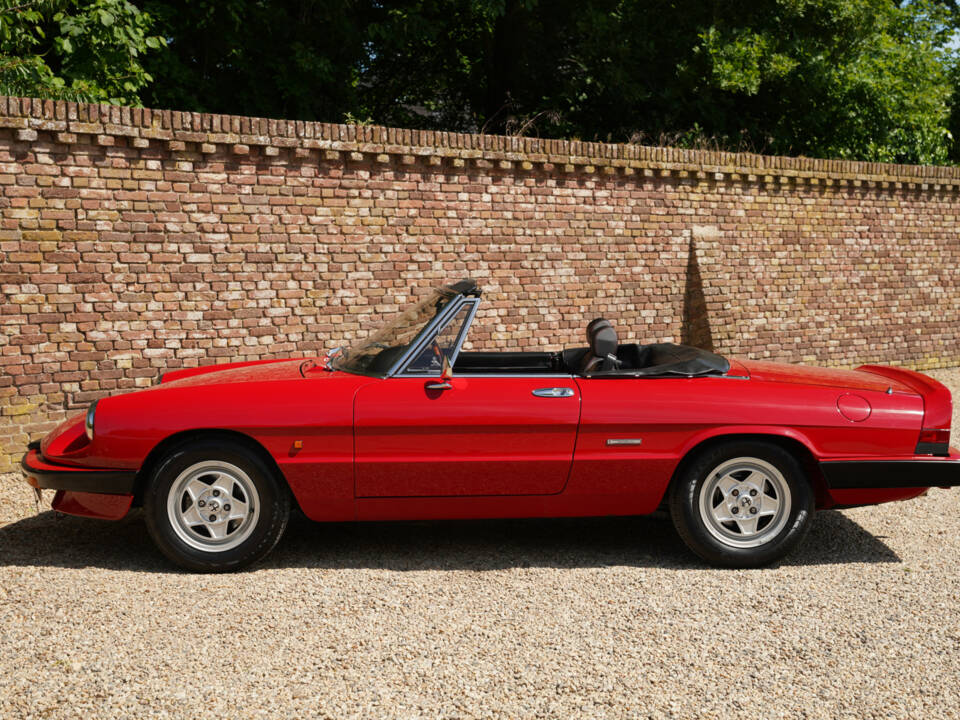 Image 13/50 of Alfa Romeo 2.0 Spider (1990)