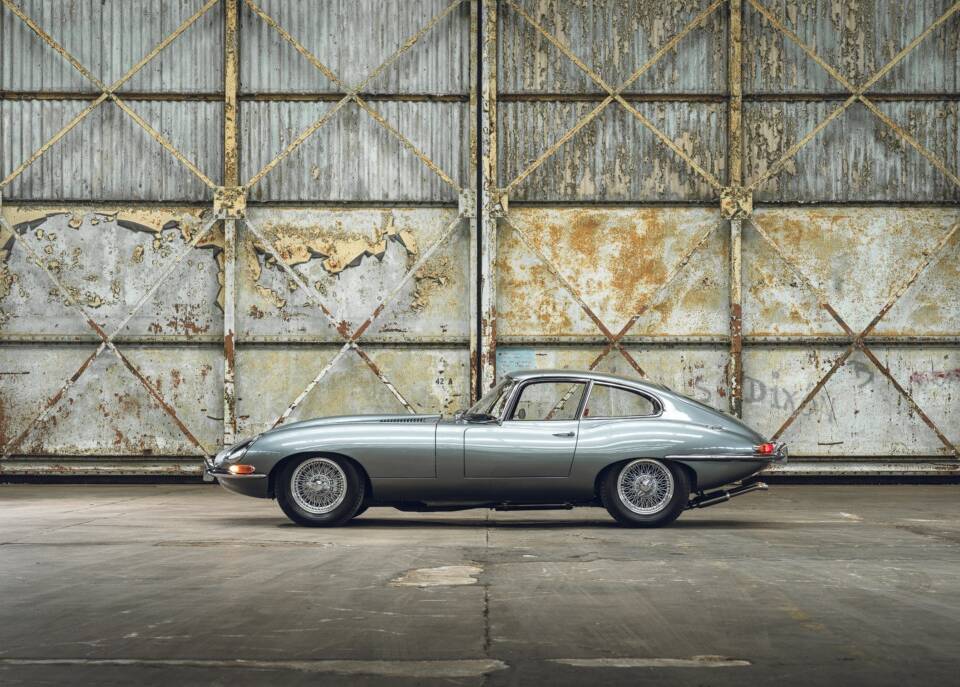 Image 9/59 de Jaguar Type E 4.2 (1966)