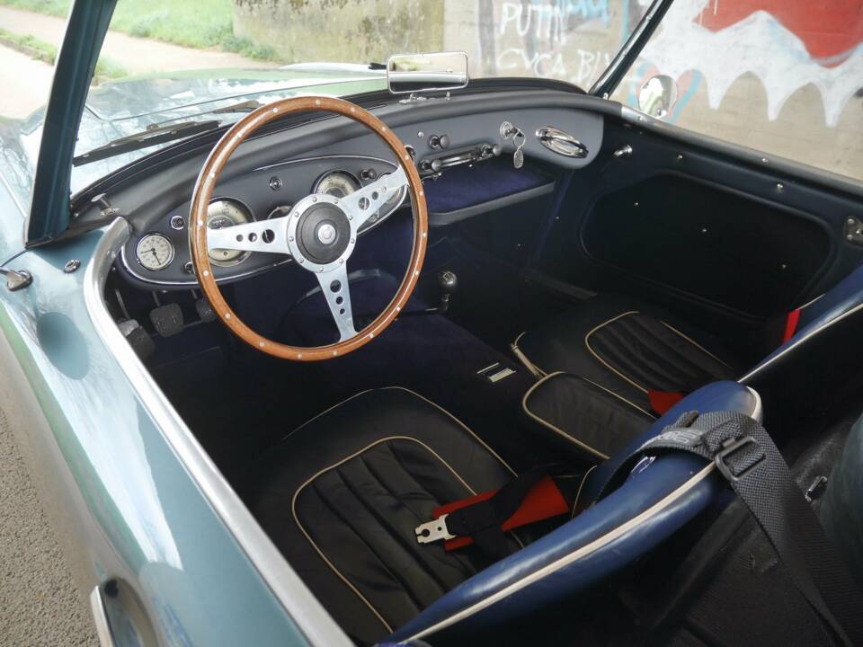 Image 8/34 of Austin-Healey 3000 Mk II (BN7) (1961)