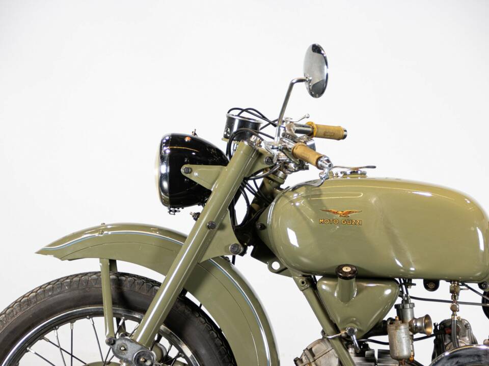 Image 25/50 of Moto Guzzi DUMMY (1963)