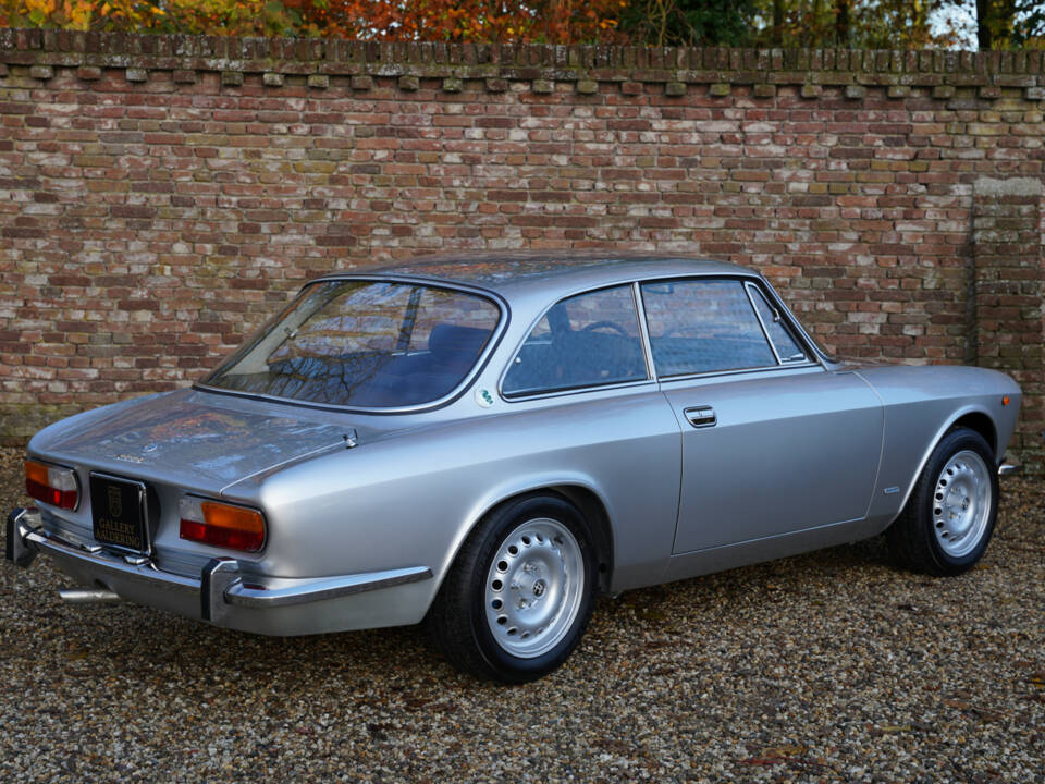 Bild 44/50 von Alfa Romeo 2000 GTV (1972)