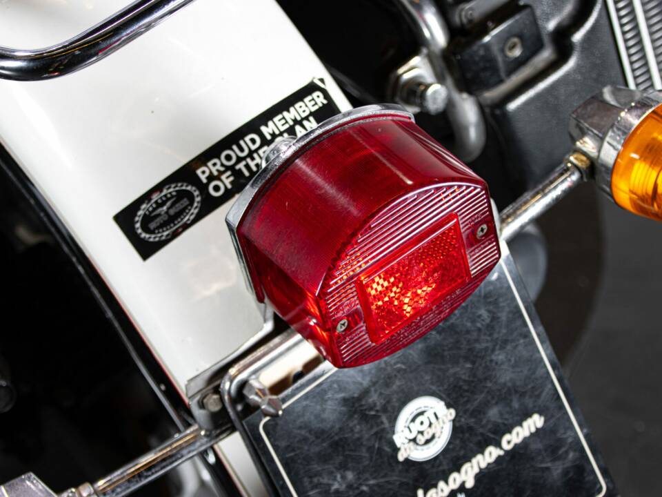 Image 42/44 de Moto Guzzi California II (1983)