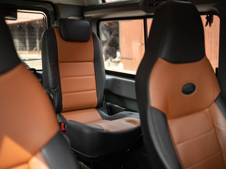 Image 40/42 of Land Rover Defender 90 (2015)