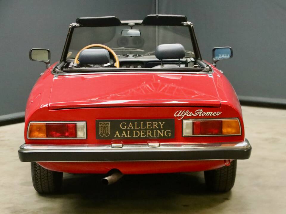 Afbeelding 6/50 van Alfa Romeo Spider Veloce 2000 (1982)