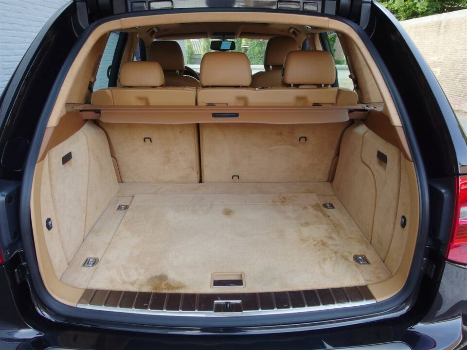 Image 71/93 of Porsche Cayenne Turbo (2007)